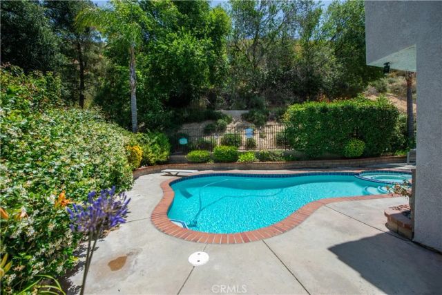 28722 Darrow, Saugus, CA 91390