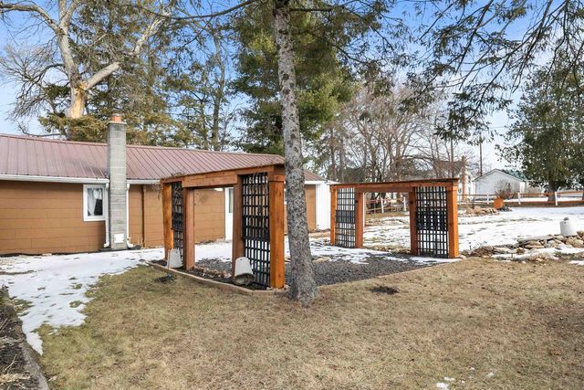 416 S Farmer Street, Princeton, WI 54968