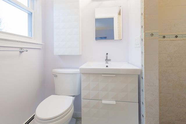 10 Bellwood Way, Framingham, MA 01701