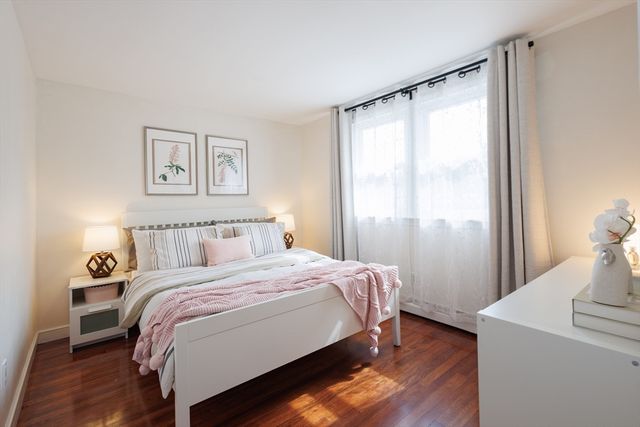 10 Bellwood Way, Framingham, MA 01701