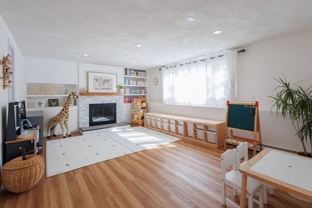 10 Bellwood Way, Framingham, MA 01701