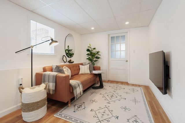 10 Bellwood Way, Framingham, MA 01701