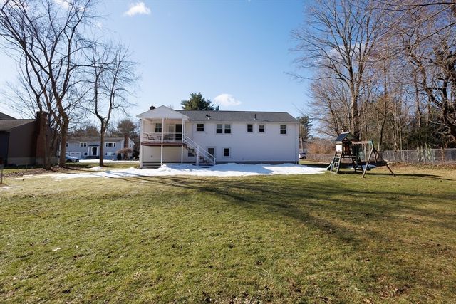 10 Bellwood Way, Framingham, MA 01701