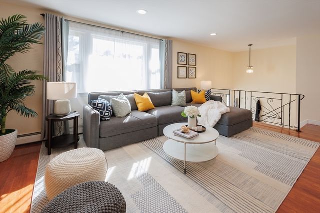 10 Bellwood Way, Framingham, MA 01701