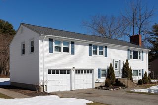 10 Bellwood Way, Framingham, MA 01701