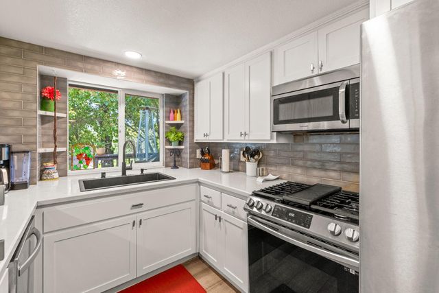 23748 Maple Ct, Lake Of The Pines, CA 95602