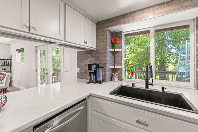 23748 Maple Ct, Lake Of The Pines, CA 95602