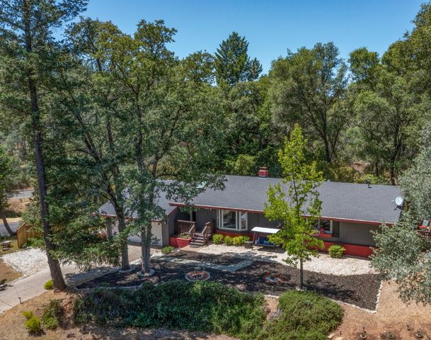 23748 Maple Ct, Lake Of The Pines, CA 95602