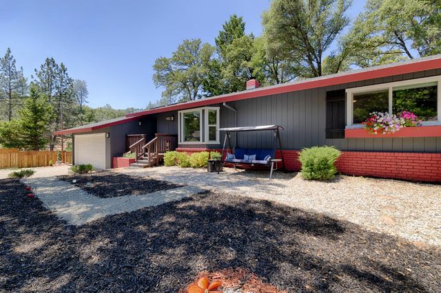 23748 Maple Ct, Lake Of The Pines, CA 95602