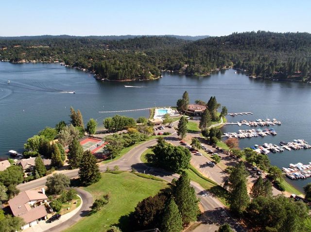 23748 Maple Ct, Lake Of The Pines, CA 95602