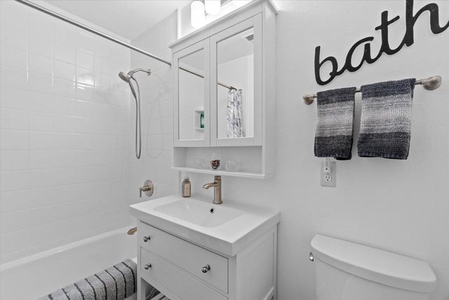 9804 W Dakota STREET, West Allis, WI 53227