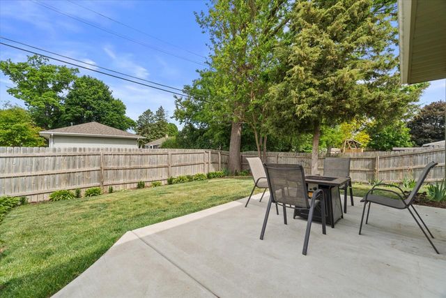 9804 W Dakota STREET, West Allis, WI 53227