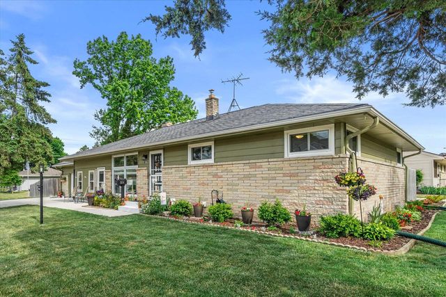 9804 W Dakota STREET, West Allis, WI 53227