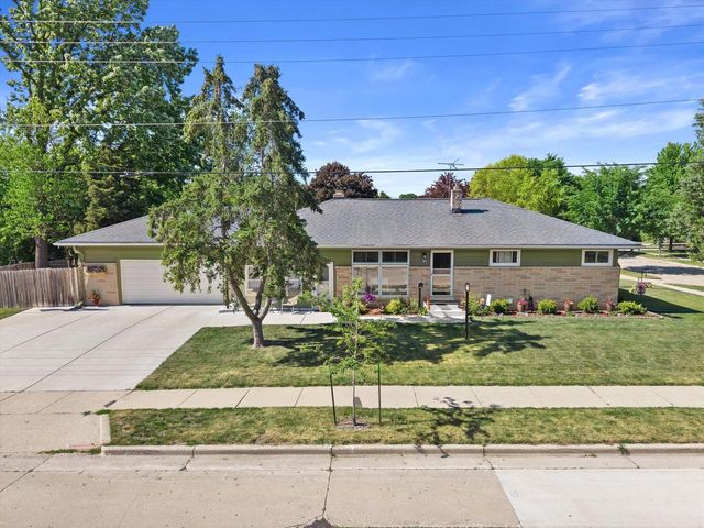 9804 W Dakota STREET, West Allis, WI 53227