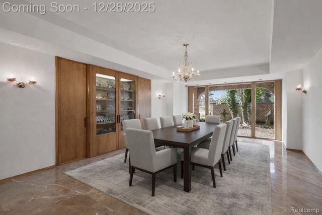 3317 W Shore Drive, Orchard Lake Village, MI 48324