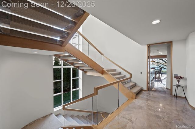 3317 W Shore Drive, Orchard Lake Village, MI 48324