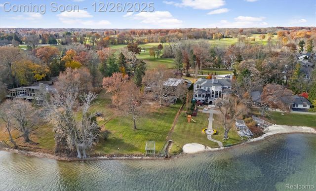 3317 W Shore Drive, Orchard Lake Village, MI 48324