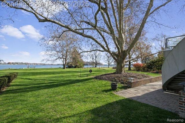 3317 W Shore Drive, Orchard Lake Village, MI 48324