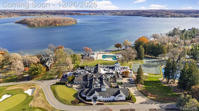3317 W Shore Drive, Orchard Lake Village, MI 48324