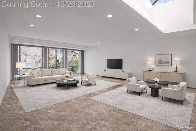 3317 W Shore Drive, Orchard Lake Village, MI 48324