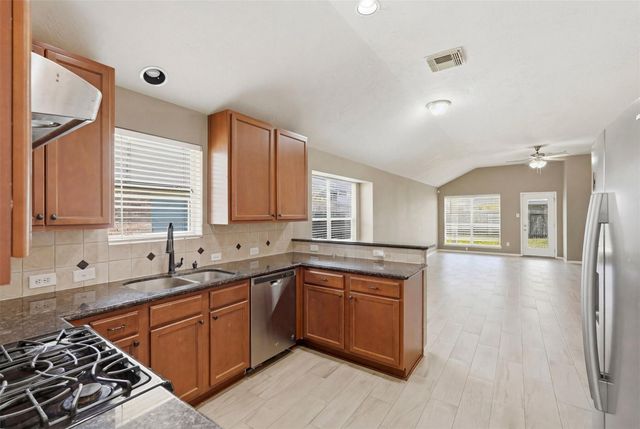 2918 Mustang Meadow Lane, Manvel, TX 77578