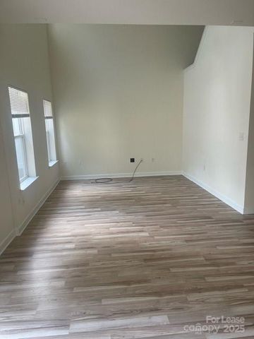 336 Doughton Lane, Charlotte, NC 28217