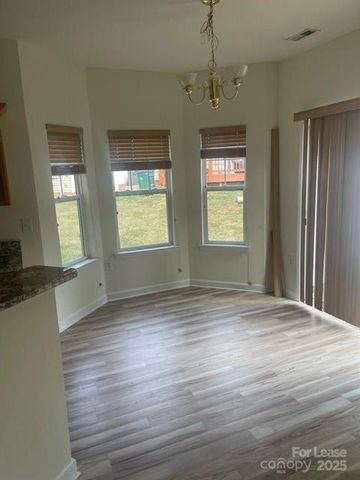 336 Doughton Lane, Charlotte, NC 28217