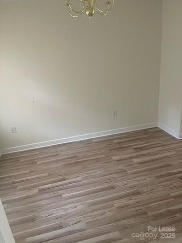 336 Doughton Lane, Charlotte, NC 28217