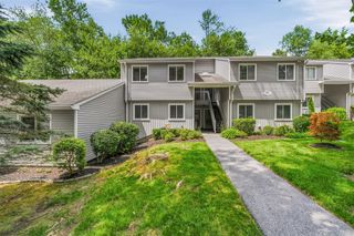 149 Flintlock Way E, Yorktown Heights, NY 10598