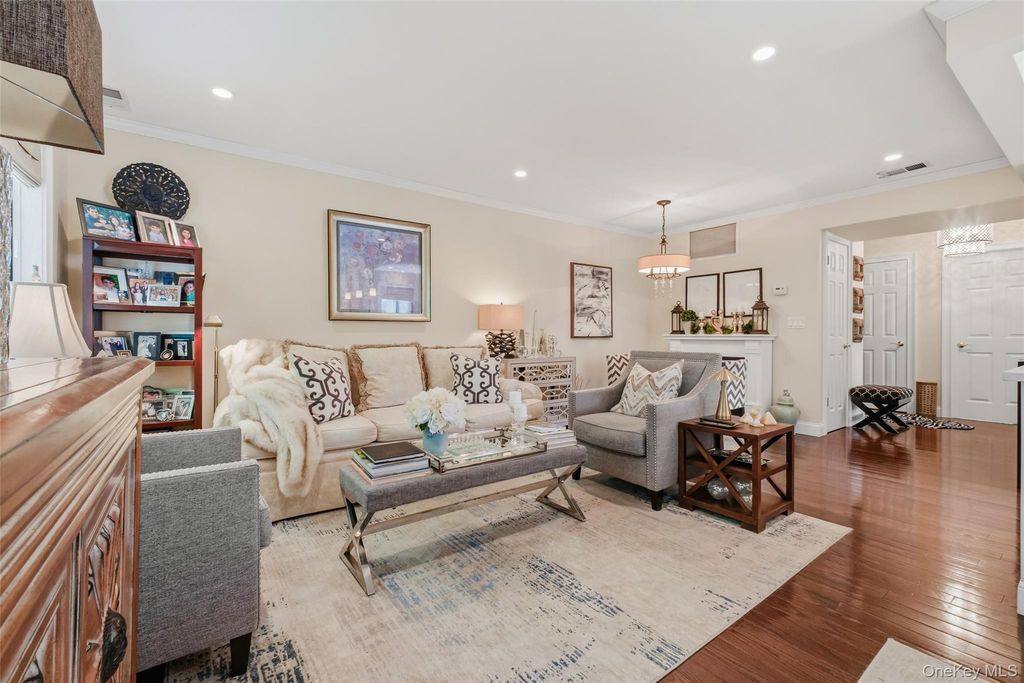 149 Flintlock Way E, Yorktown Heights, NY 10598 — photo 5