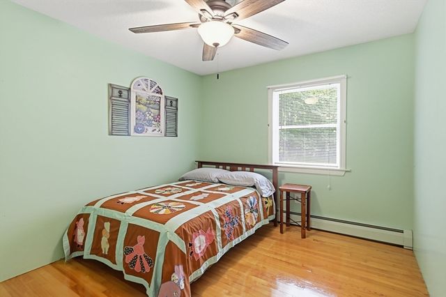 414 Mountain Rd, Holyoke, MA 01040