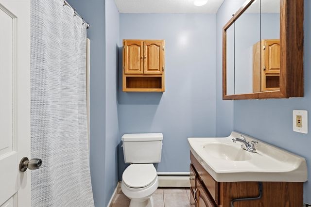 414 Mountain Rd, Holyoke, MA 01040