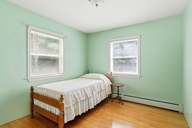 414 Mountain Rd, Holyoke, MA 01040