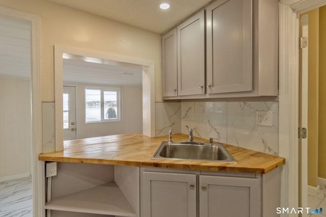 15 Waterview Circle, East Hampton, CT 06424