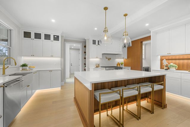 83 Old Mail Road, North Chatham, MA 02650