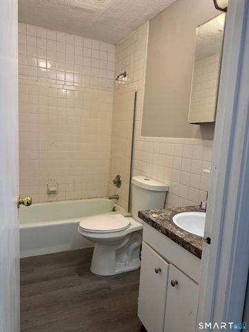 343 King Street 103, Bristol, CT 06010