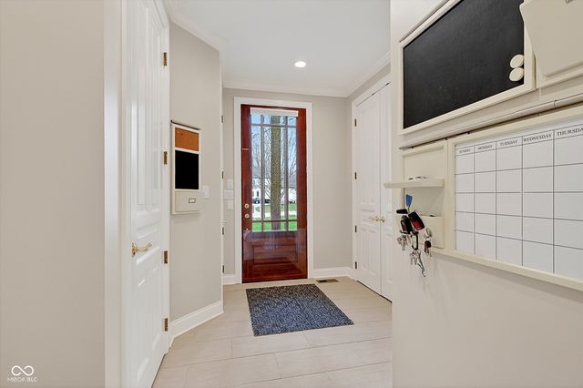 4248 Creekside Pass, Zionsville, IN 46077