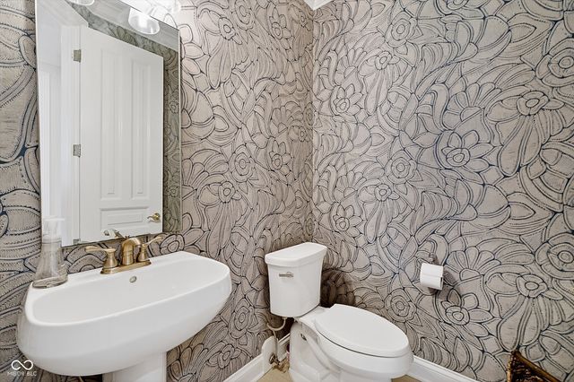 4248 Creekside Pass, Zionsville, IN 46077