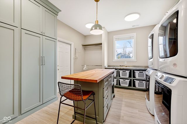 4248 Creekside Pass, Zionsville, IN 46077