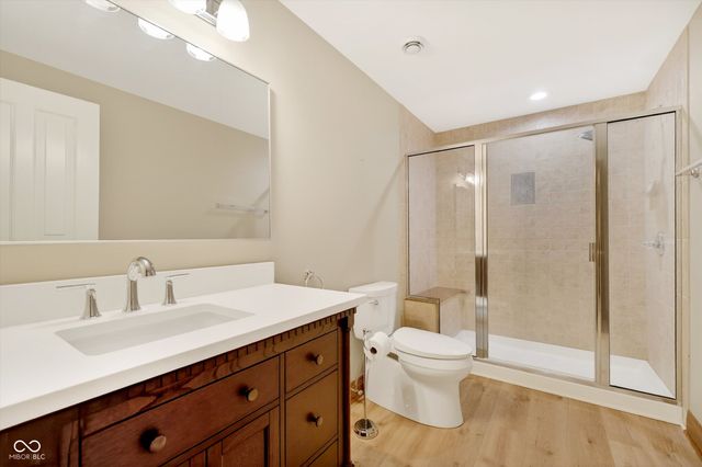 4248 Creekside Pass, Zionsville, IN 46077