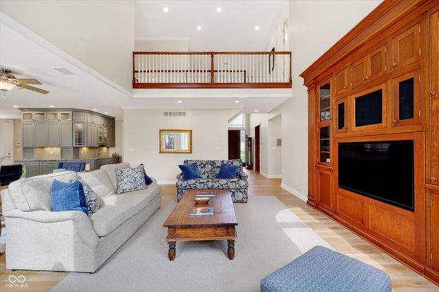 4248 Creekside Pass, Zionsville, IN 46077