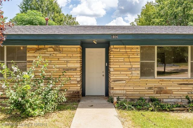 1804 Central Street, Poteau, OK 74953