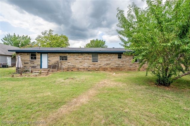 1804 Central Street, Poteau, OK 74953