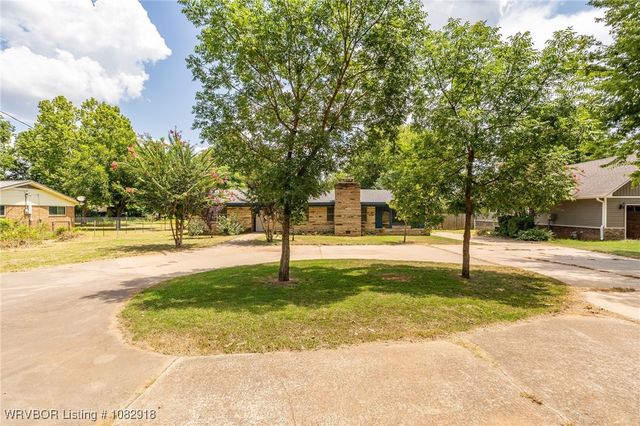 1804 Central Street, Poteau, OK 74953