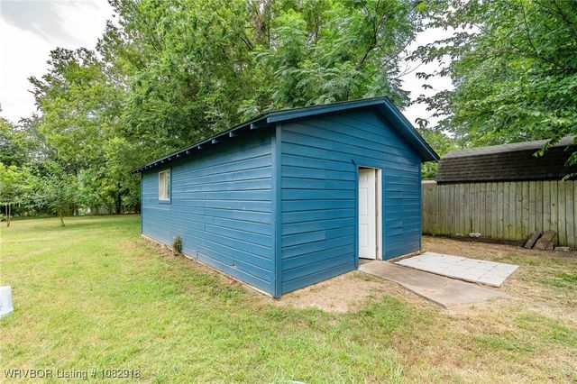 1804 Central Street, Poteau, OK 74953