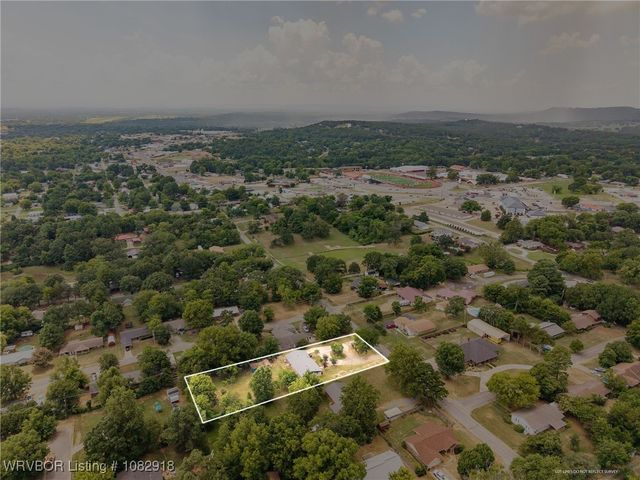 1804 Central Street, Poteau, OK 74953