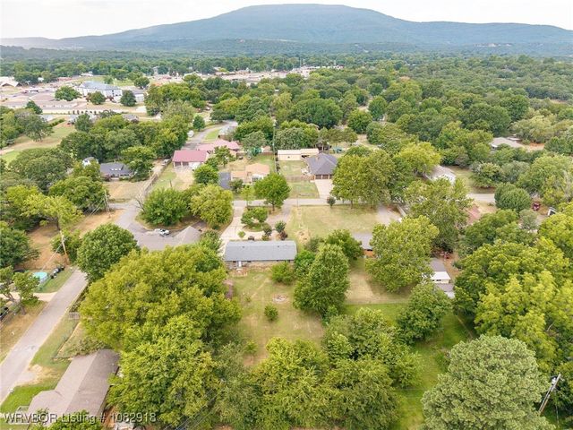 1804 Central Street, Poteau, OK 74953