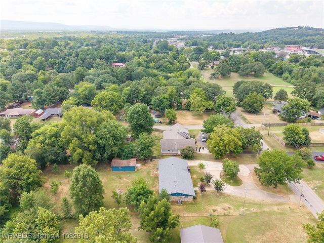 1804 Central Street, Poteau, OK 74953