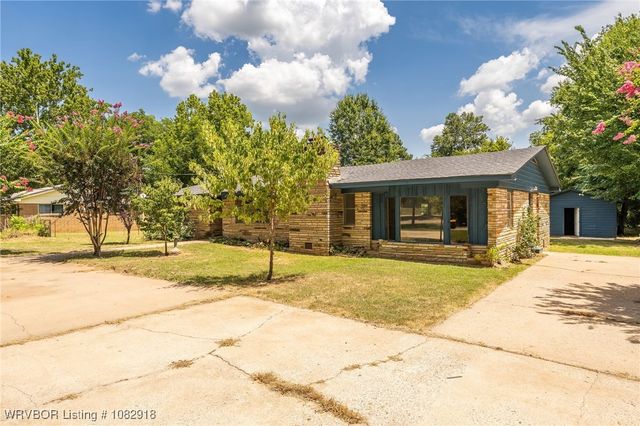 1804 Central Street, Poteau, OK 74953