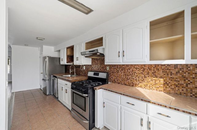 108 Jackie Robinson Parkway, Brooklyn, NY 11207